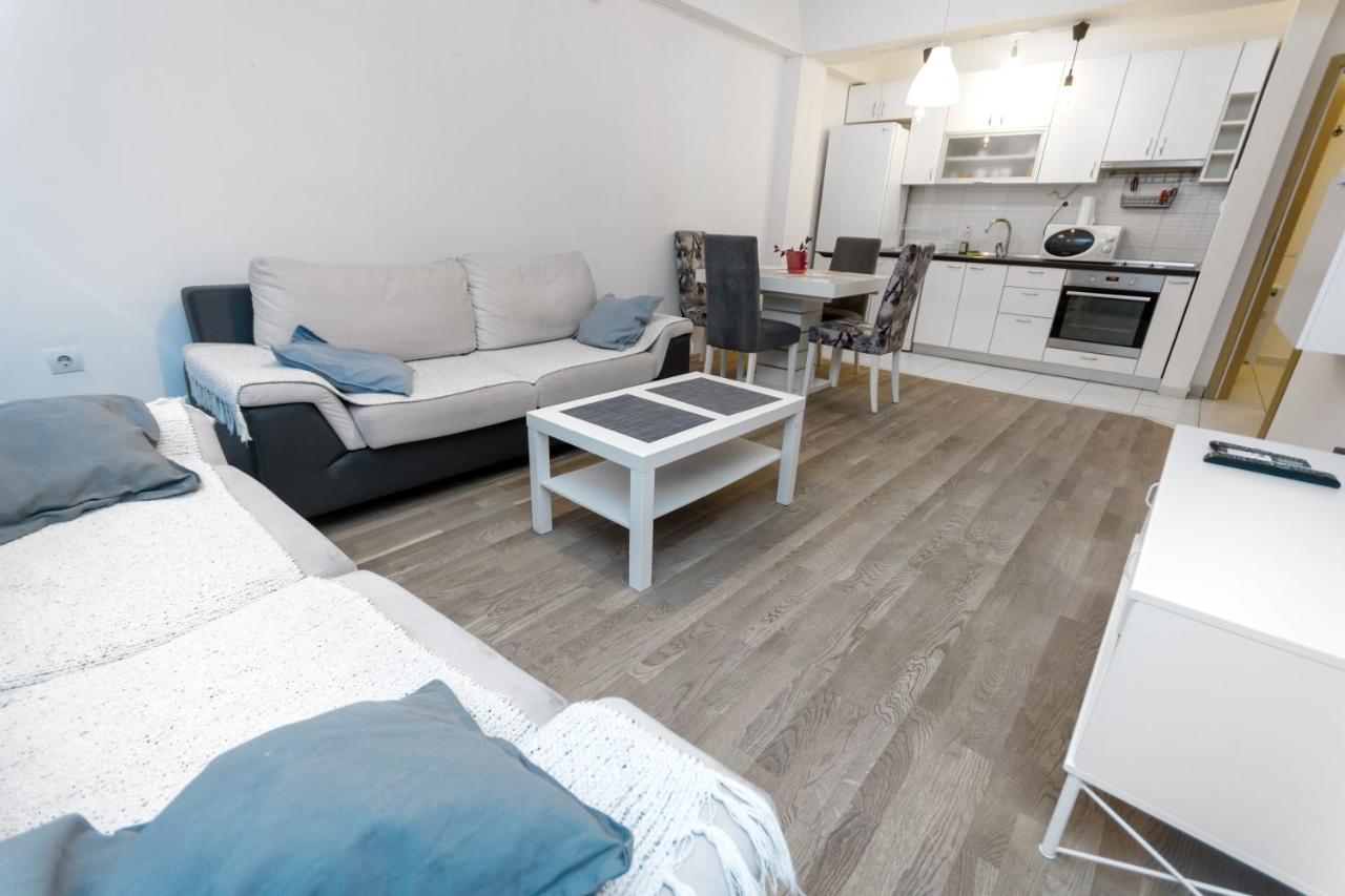 One Bedroom Apartment With Private Parking Skopie Exterior foto